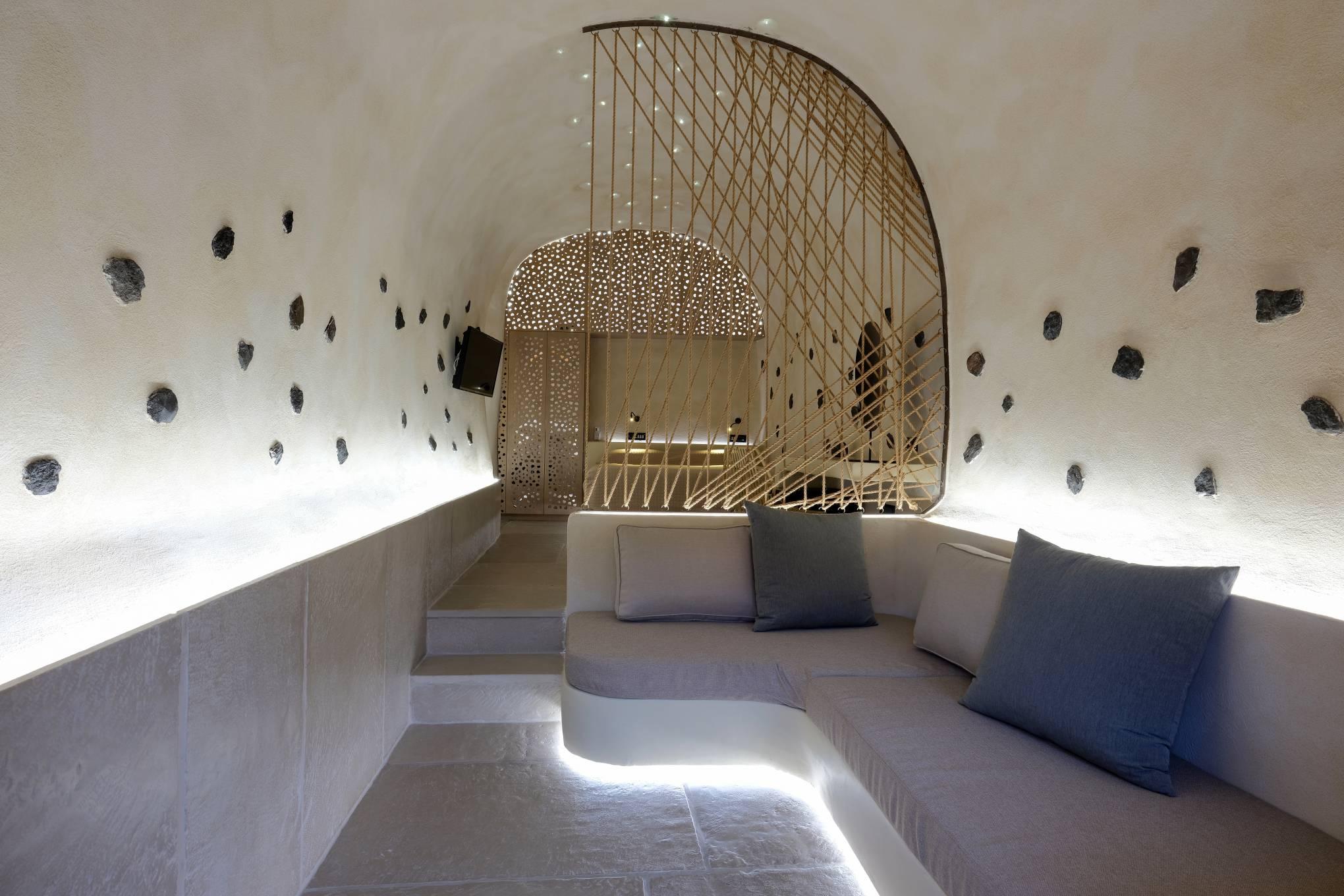 Andronikos Canaves, Oia Santorini